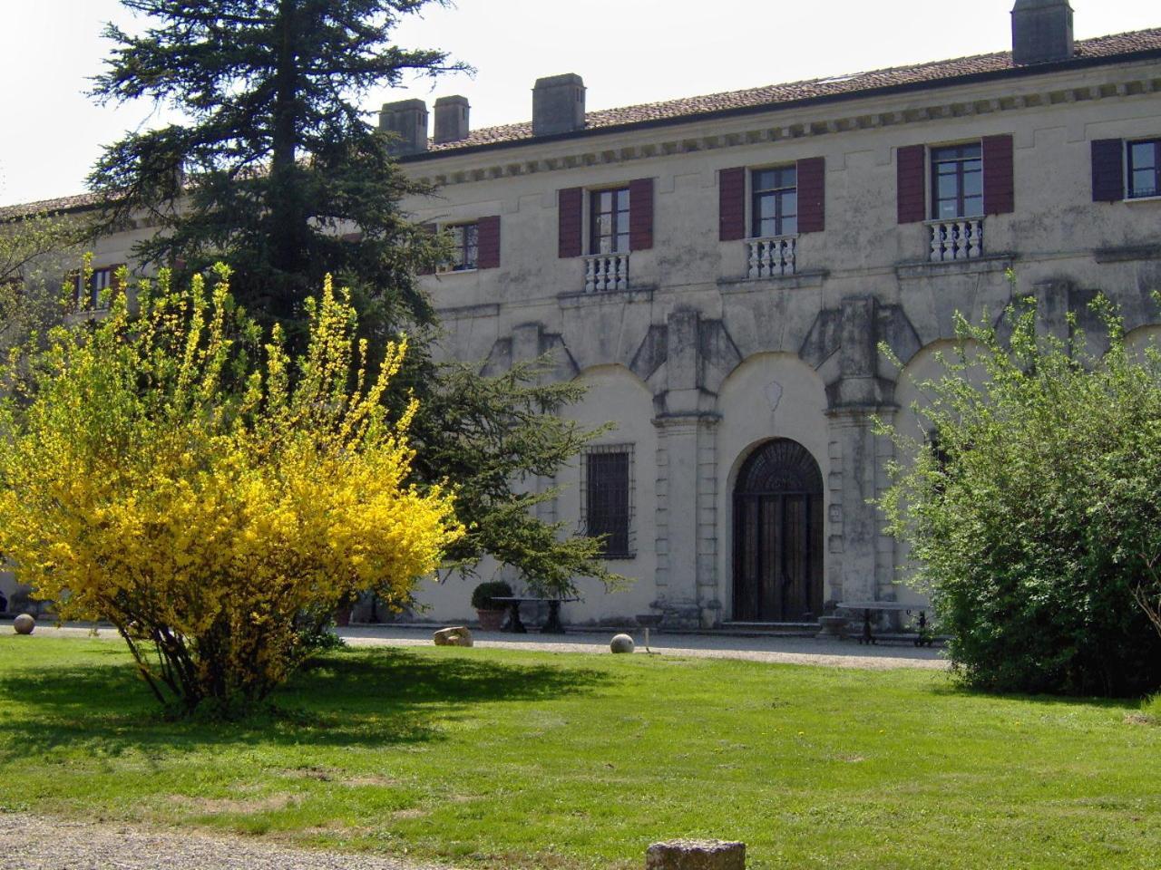 Agriturismo Corte Virgiliana Virgilio Exterior photo